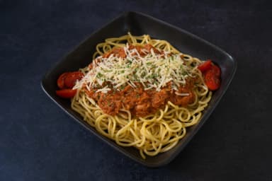 Tomato paste with tuna